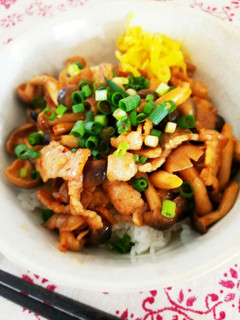 後を引く、豚バラピリ辛丼❤-レシピのメイン写真