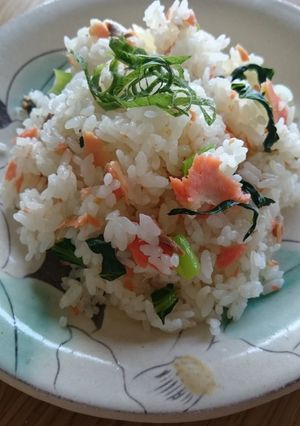 10分朝ご飯♪いつもの塩鮭で簡単ピラフ風-レシピのメイン写真