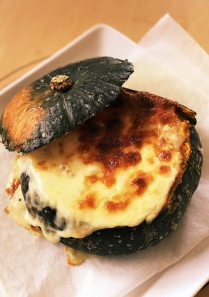 ☆★〜かぼちゃ丸ごとグラタン！-レシピのメイン写真