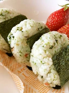 お茶漬けの素★旨味たっぷり簡単おにぎり-レシピのメイン写真
