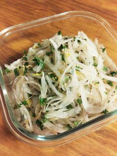 新玉ねぎともやしの旨しお-レシピのメイン写真