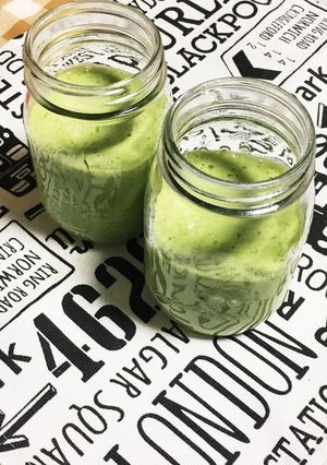 パイナップルとキウイのグリーンスムージー-レシピのメイン写真