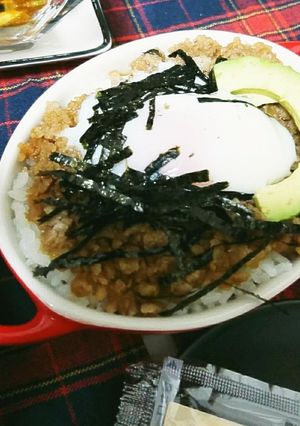 簡単絶品♪しっとり甘辛！鶏そぼろ温玉丼-レシピのメイン写真