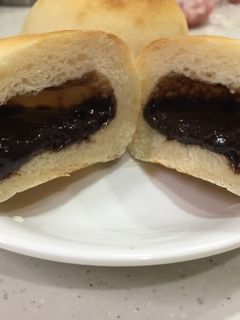 手ごね☆バター無☆もちチョコクリームぱん-レシピのメイン写真