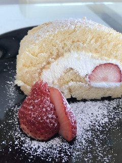 いちごのロールケーキ-レシピのメイン写真