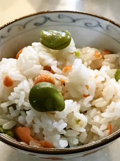 そら豆と鮭の炊き込みご飯-レシピのメイン写真