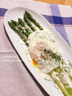 簡単。前菜副菜に。アスパラの目玉焼きのせ-レシピのメイン写真
