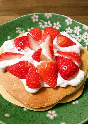 パンケーキ◎たまの贅沢 いちご-レシピのメイン写真