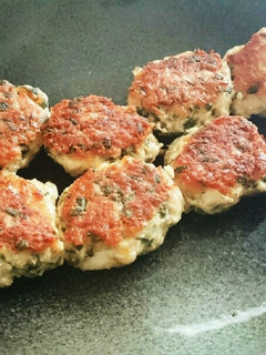 鶏のささみと鶏挽き肉で梅シソチーズつくね-レシピのメイン写真