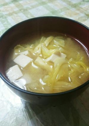 春キャベツと油揚げと豆腐のお味噌汁☆-レシピのメイン写真
