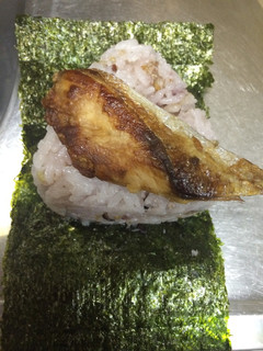 ブリの塩焼きのおにぎり-レシピのメイン写真