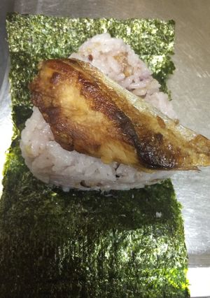 ブリの塩焼きのおにぎり-レシピのメイン写真