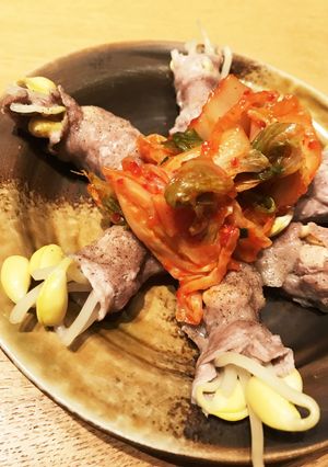 大豆もやしの豚肉巻きにキムチ乗せましょ！-レシピのメイン写真
