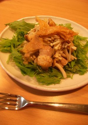 揚げない鶏皮チップ乗せ☆鶏のソテー-レシピのメイン写真