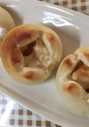 手ごね☆バター無☆マシュマロ＆クリチぱん-レシピのメイン写真