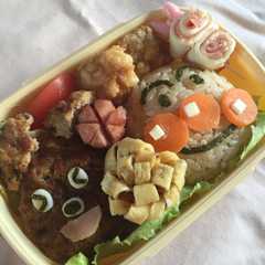 รูปของ アンパンマン&チーズ弁当（キャラ弁）