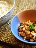 ひっぱりうどん　ツナ缶と納豆で作るよ！
