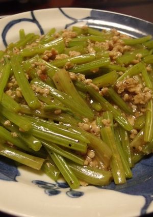 春野菜♪若ごぼうの茎の中華風そぼろあん-レシピのメイン写真