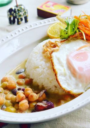 ミックスビーンズのグリーンカレー＊カフェ-レシピのメイン写真