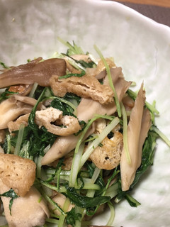 パパッと♫水菜と舞茸のだし炒め-レシピのメイン写真