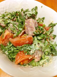 マグロ春菊トマトのマヨごま和え-レシピのメイン写真