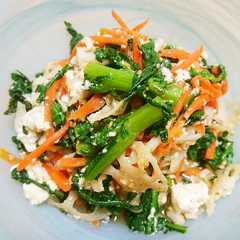 รูปของ 旦那喜ぶご飯6☆春菊と野菜のごま白和え