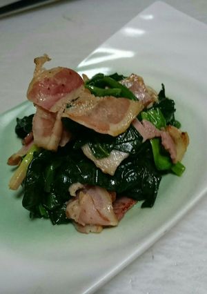 ほうれん草とベーコンのバター炒め【賄い】-レシピのメイン写真