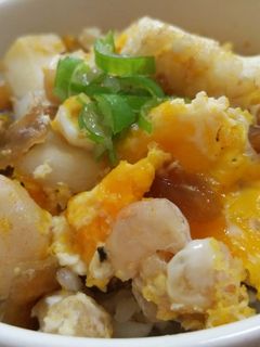 簡単ランチ☆エビイカ&福神漬け*卵とじ丼-レシピのメイン写真