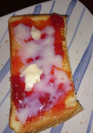 バターイチゴミルクトースト★-レシピのメイン写真