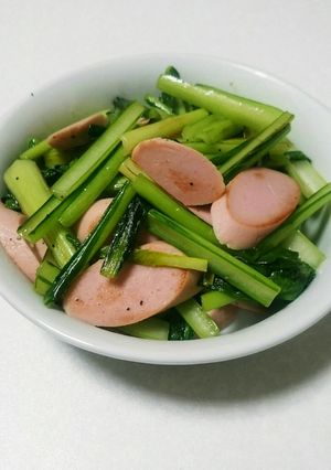 １品に！小松菜と魚肉ソーセージのソテー-レシピのメイン写真