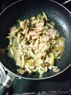 しめじとベーコンのバター炒め-レシピのメイン写真