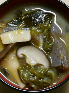 和食*ワカメと蒟蒻 チンゲン菜のお味噌汁-レシピのメイン写真