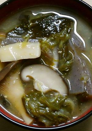 和食＊ワカメと蒟蒻 チンゲン菜のお味噌汁-レシピのメイン写真