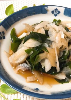 新玉ねぎと新ワカメのポン酢和え-レシピのメイン写真