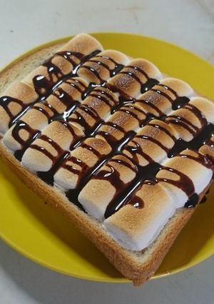 マシュマロトーストにチョコシロップ-レシピのメイン写真
