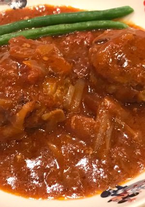 肉汁たくさん！デミトマト煮込みハンバーグ-レシピのメイン写真