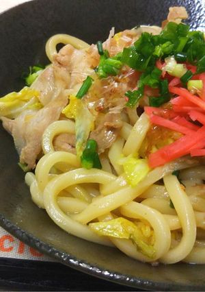 麺つゆ×顆粒だしで＊風味豊かな焼きうどん-レシピのメイン写真