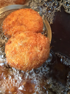 簡単で美味しい大人気の素朴なコロッケ-レシピのメイン写真