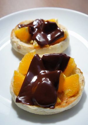 オレンジ＆スライス生チョコオープンサンド-レシピのメイン写真