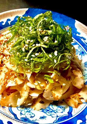 ごぼうと蓮根の梅肉麹胡麻和え-レシピのメイン写真