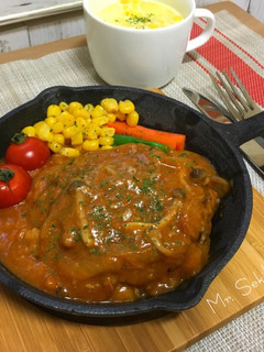 きのこソースの煮込みハンバーグ-レシピのメイン写真