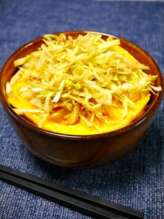 レンジで簡単!たっぷりキャベツのふわ卵丼-レシピのメイン写真