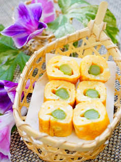 そのまま一本。アスパラ巻き【玉子焼き】-レシピのメイン写真