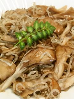 旬鮮♪ ちりめんじゃこと舞茸の黒酢炒め-レシピのメイン写真
