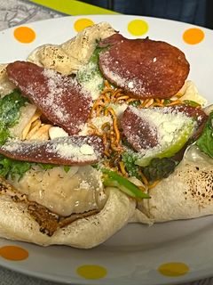 IRIAM闇ピザ2号 餃子が耳のピザ-レシピのメイン写真