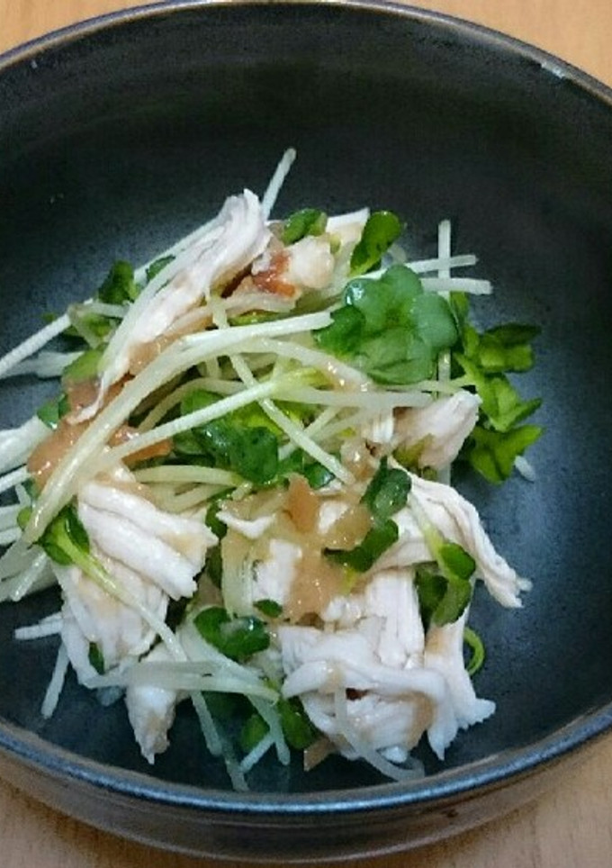 ささみとかいわれの梅肉和え-レシピのメイン写真