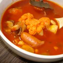 รูปของ カリフラワーと大豆のトマトシチュー
