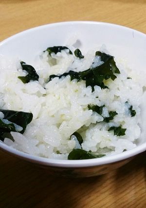 オリーブオイルひとかけわかめご飯-レシピのメイン写真