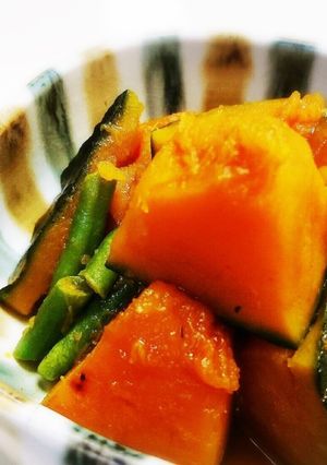 レンジで簡単!大きめ南瓜のツヤツヤ煮物-レシピのメイン写真