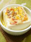 簡単！ ピザ風豆腐にオリーブオイル♪